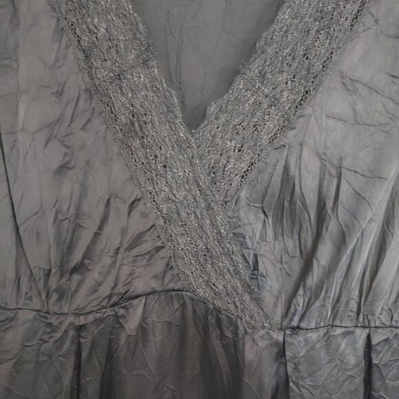 Burning Torch Black Silk Dress w/Lace Trim - Picture 4 of 9